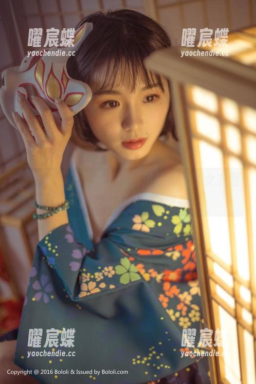 波萝社 - 杂谈一下：柳侑绮和她的女友图包，暗藏的私拍故事。