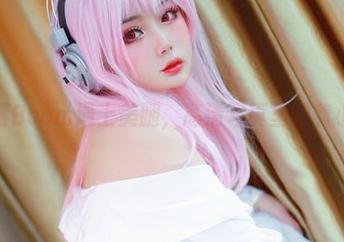 当炸蛋Boom遇上美腿，高清写真里藏着小心思