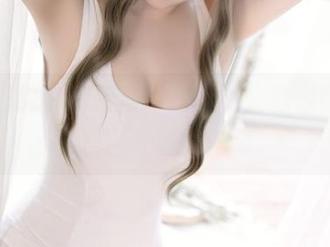 猫田圣奈奈的最新毛衣cos，怎么穿得像个走错片场的角色？