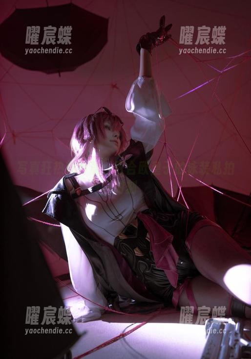 写真狂热党专属：百合欧皇子的泳装私拍时刻