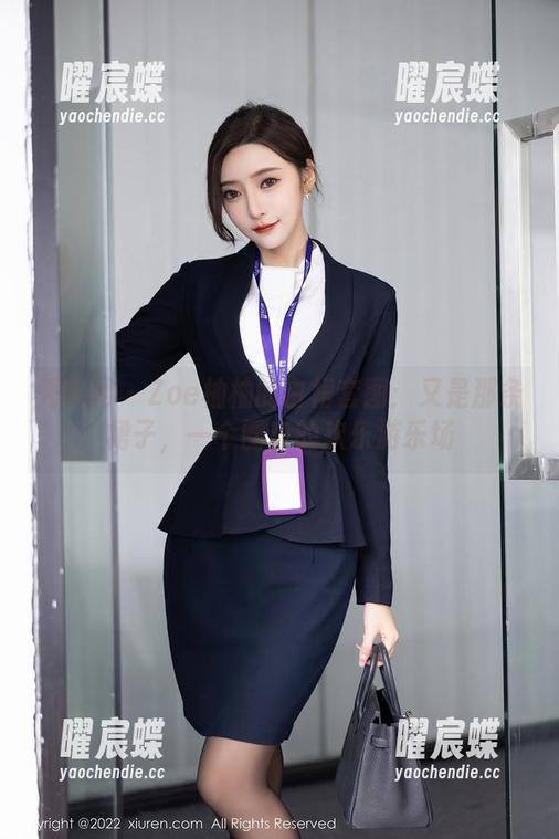 秀人网-Zoe柚柚 秀人网 - Zoe柚柚的白裙套图:又是那条裙子,一个圈套的欢乐游乐场
