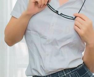 秀人网 – 原图里的养乐多Doll，怎么这个御姐的气质就……微妙而迷人呢？