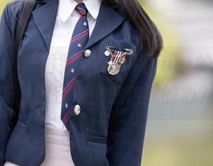 秀人网 – 美图警告：冷月yuer的少女时光，谁在悄悄偷走我的心？