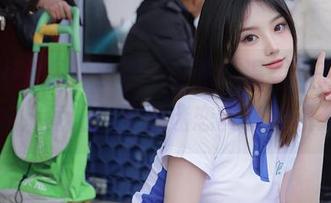 秀人网 – 周慕汐fairy的“温柔”高清写真，竟让我开始迷恋黄色的秋天