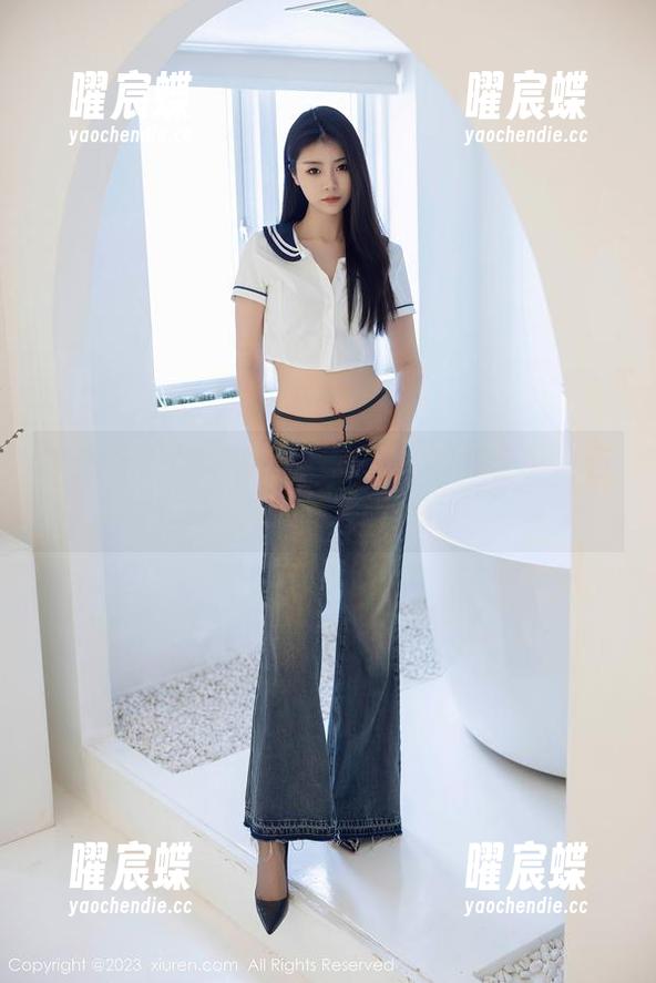 秀人网 - 校园写真：水水姐穿梭于书本与阳光之间