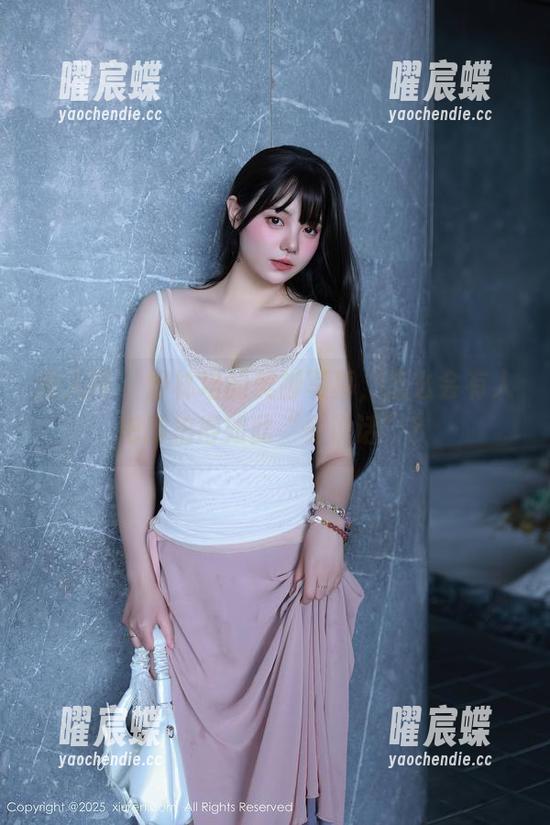 秀人网-舒林培 秀人网 - 舒林培的美脚写真,怎么会有人把脚拍得如此“会说话”?