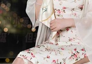 秀人网 – 谢小葱的圣诞写真，虽然叫‘圣诞’，但我觉得更灵动。