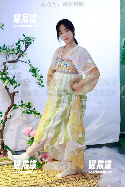 绮梦摄影 - 子涵的裸足写真，高清到让我舍不得眨眼，难道我应该加入寄居蟹的阵营？