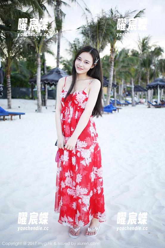 美媛馆 - luna张静燕白衬衫的照片，合集里的那种不经意，居然透着一股慵懒。