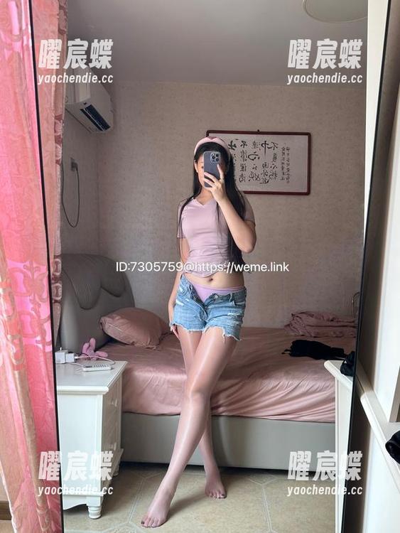 微密圈 - 美邵女Baby的油亮丝袜合集：每一寸都暗藏了几个小故事