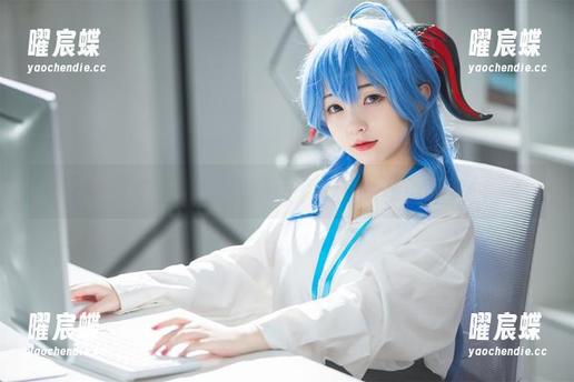 手握高清，小熊猫女仆的新奇样子，花铃Hana太有意思了吧