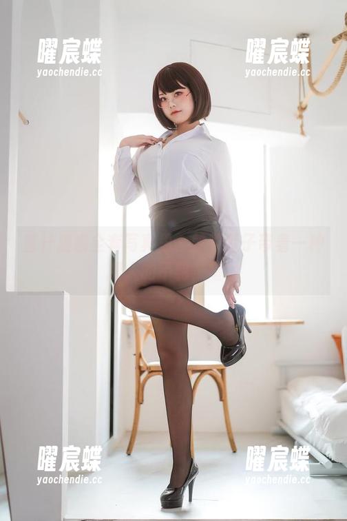 蜜汁猫裘 蜜汁猫裘全套写真里,蛇喰梦子带着一种撩人的不羁,喔哟