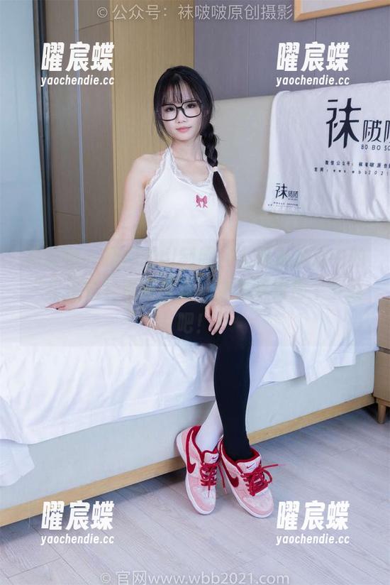 袜啵啵 - 周周的ol制服，大概是我心中的“非正式”资深推荐，快来搞定那个下载吧！