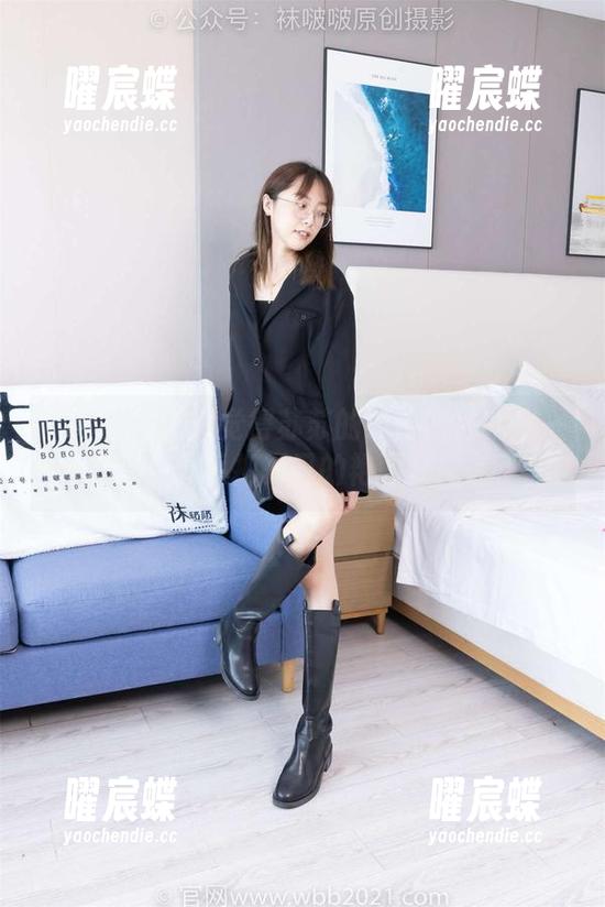 袜啵啵 - 突然觉得苏苏的纯白图包就是一阵清风，似乎把夏日的艳丽都掩盖了。