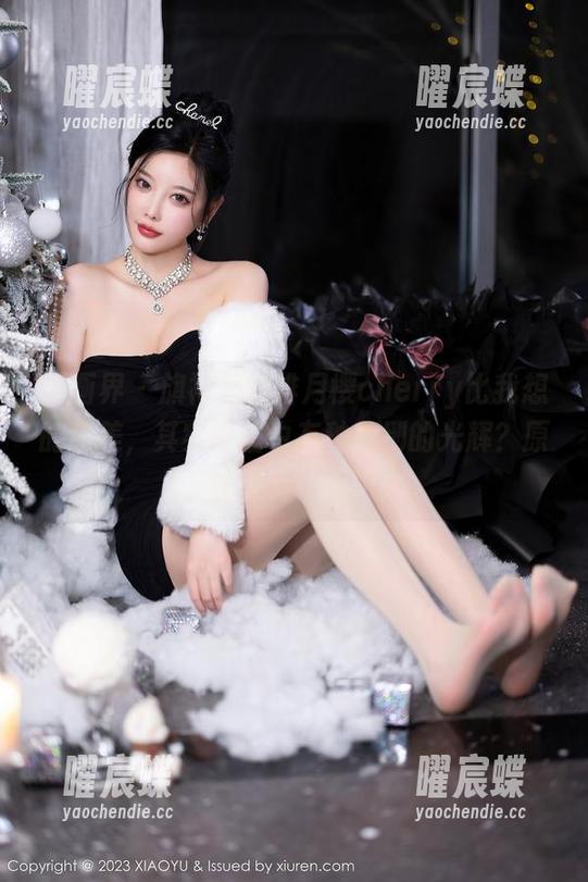 语画界 - 旗袍里的绯月樱cherry比我想的还美，其实黑丝也有种特别的光辉？原图证实一下吧