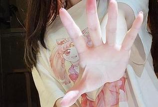 微密圈 – 如果灰丝可以说话，轩子巨二兔的福利写真会是什么样？