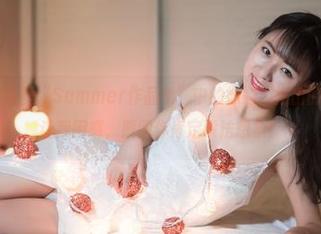 轰趴猫 – 照片里“Summer作品集”中的妹妹，摆出的姿势实在是让我困惑，原图你肯定没法想象！