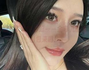 微密圈 – 舒适与妖娆的碰撞——金希儿的免费紫色睡袍图包来啦！
