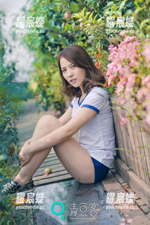 青豆客 - 最新女神写真集一定要看，晓艾fafa的冷艳与顽皮简直合二为一。