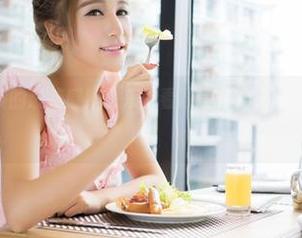 青豆客 – 井喷的清纯感!快来看看颖莹儿YY最新美图,别眨眼!