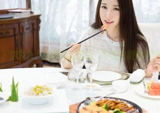 魅妍社 – 空姐九儿的写真自挖坑：原图你绝想不到的瞬间