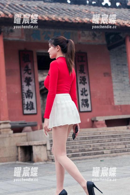 魔镜街拍-曼曼 魔镜街拍 - 海滩、白裙、曼曼回眸:美图和资源的趣味接力