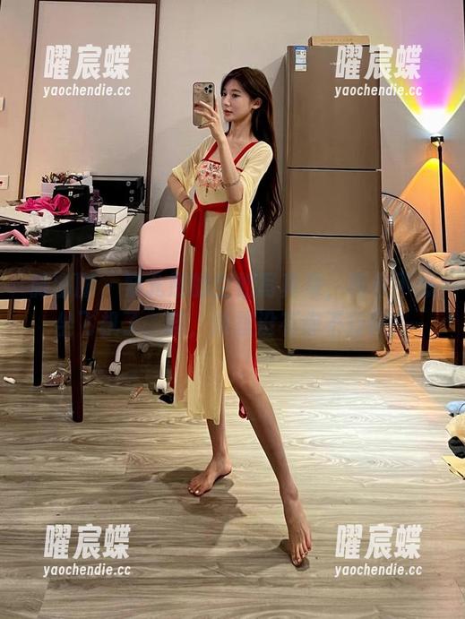 微密圈 - 黎允熙的空姐写真集，再也不想坐飞机了，咳，舱里没有你不行啊！